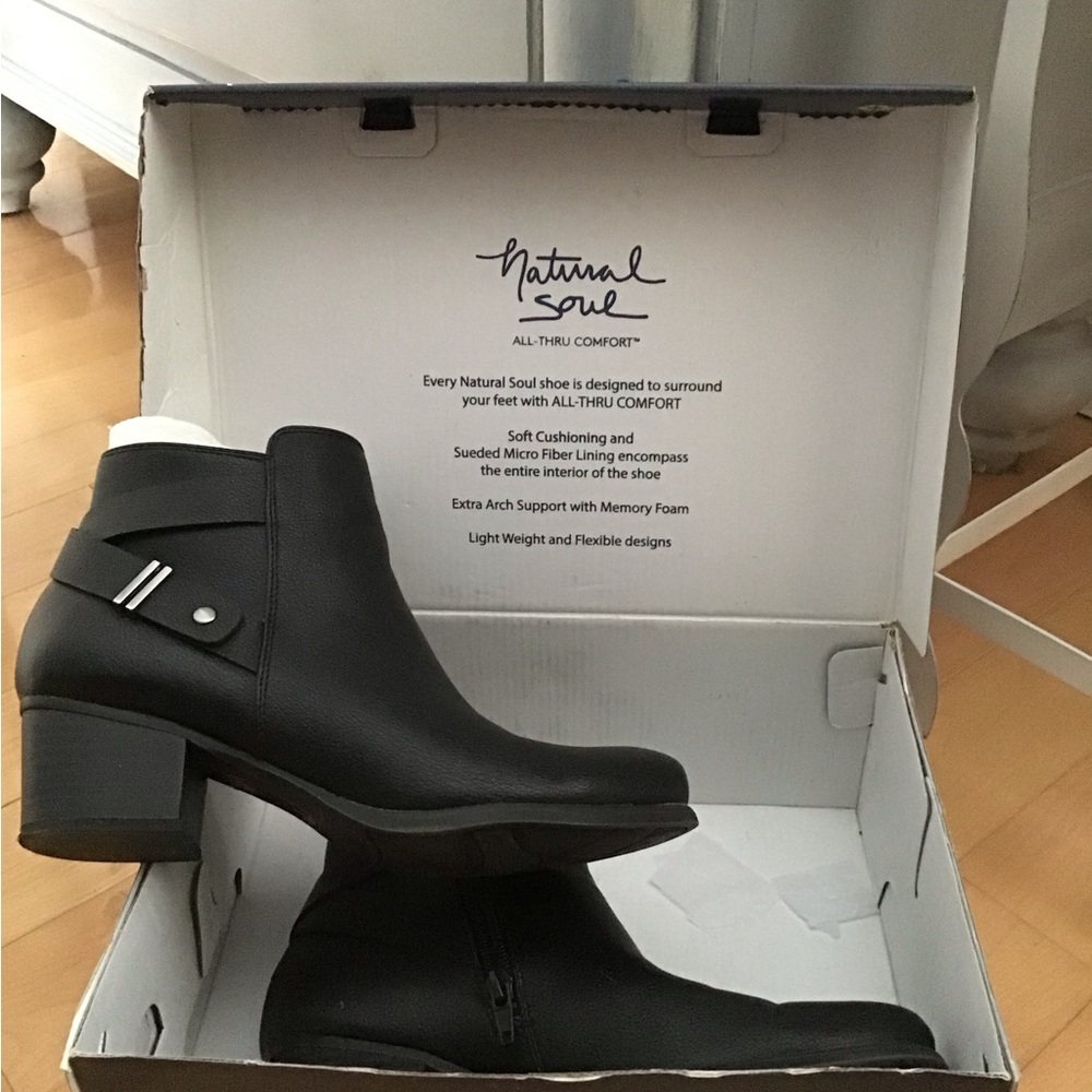 Natural Soul black booties Size 8